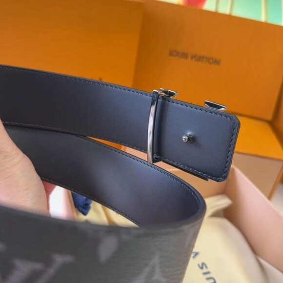 Louis Vuitton LV Monogram Belt Size 36 Men’s - Picture 3 of 9